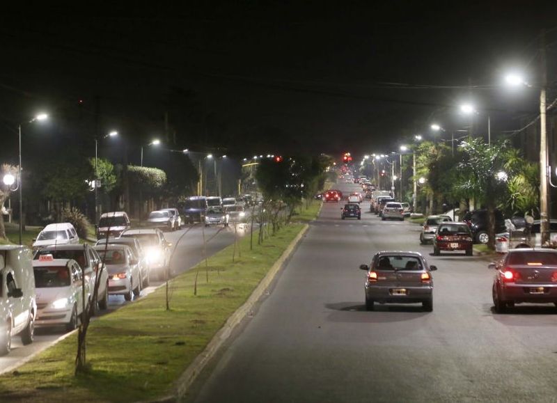 El municipio ya instaló nuevas luminarias en más de 800 cuadras de Villa Elvira