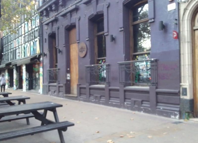 El industricidio avanza: una reconocida cadena cervecera cerró sus locales de La Plata y "La Feliz"