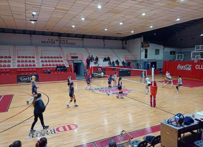 VIDEO | El "Griego" no pudo quebrar el roble: UNLP venció 3 a 1 a Atenas como visitante