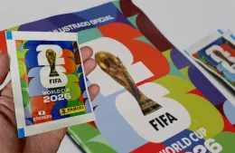 Canje de las figuritas del Mundial en Barrio Monasterio